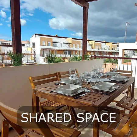 Apartamento Bedroom With Private Bathroom And Air Conditioning, Inside Shared With Amplious Kitchen And Terrace With Sea View *